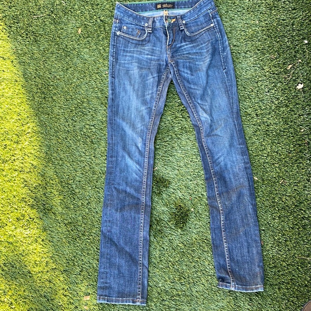 Super cute slim fit Odyn  jeans.25